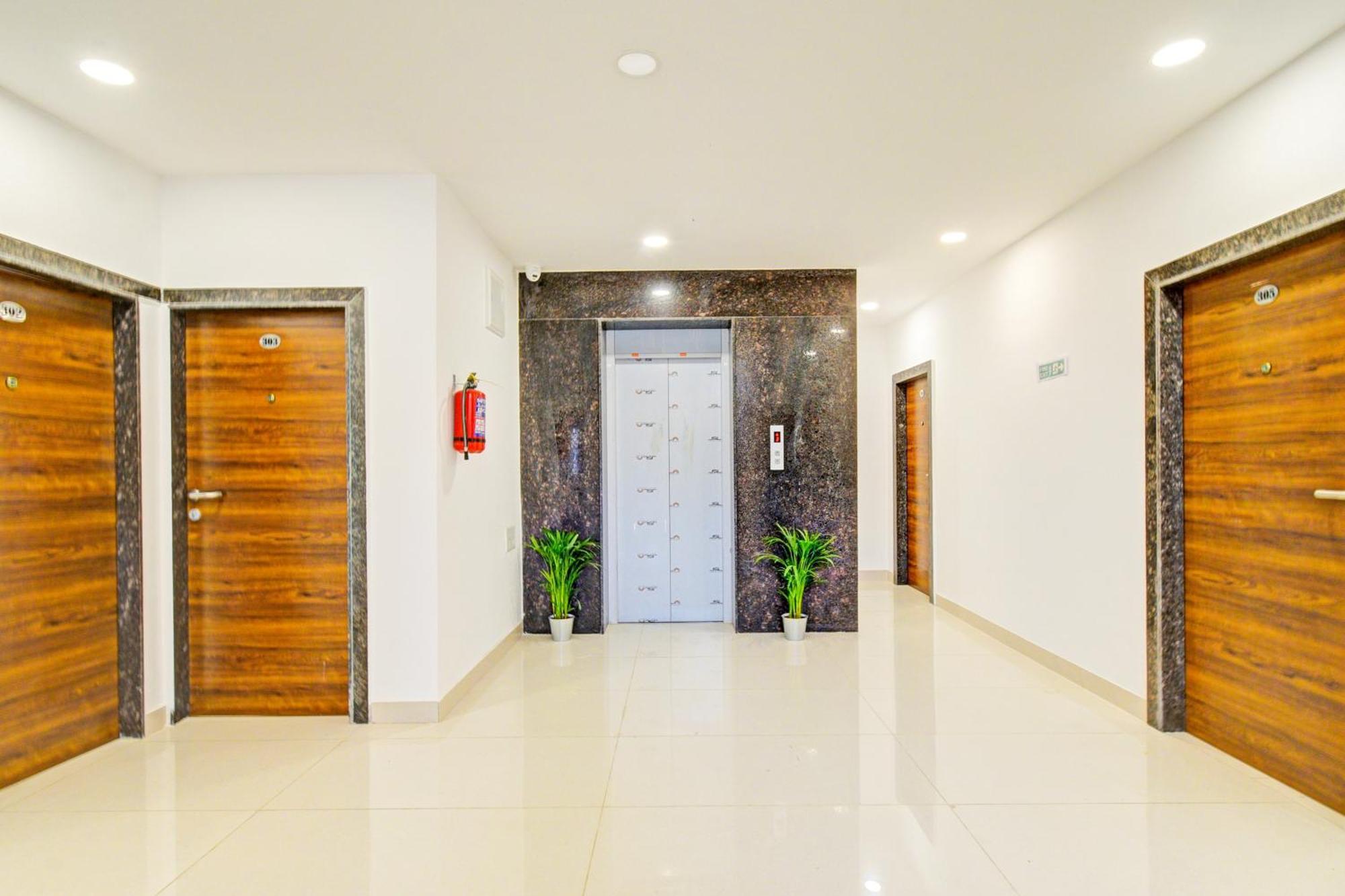 Super Townhouse Oak Suchitra Kompally Road Formerly Sun Moon Hotels Trimulgherry Exterior photo