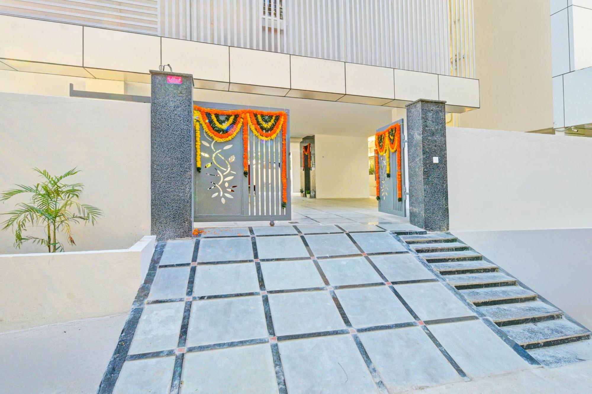 Super Townhouse Oak Suchitra Kompally Road Formerly Sun Moon Hotels Trimulgherry Exterior photo